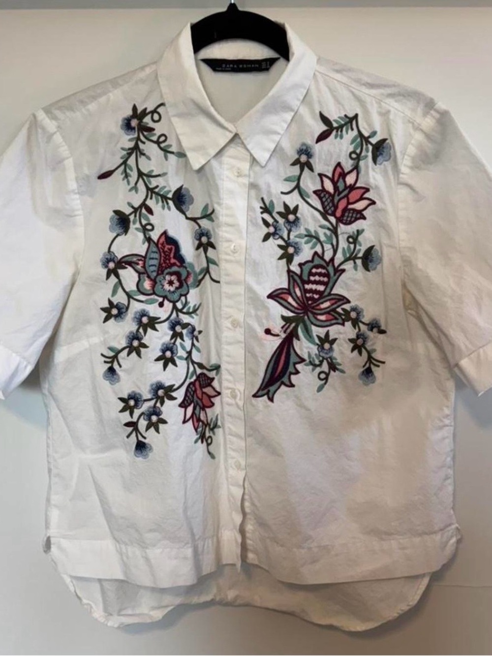 Zara White Button-Down Shirt with Pink & Blue Floral Embroidery